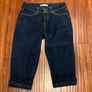 Women’s Levi’s crop jeans